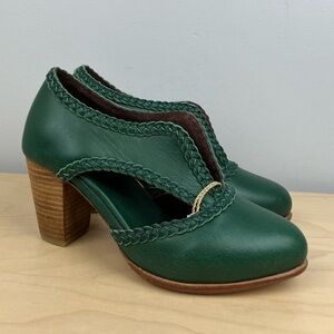 Bali ELF Women’s Size 6.5 Spirit Walker Green Leather Heel Booties Handmade NWT!